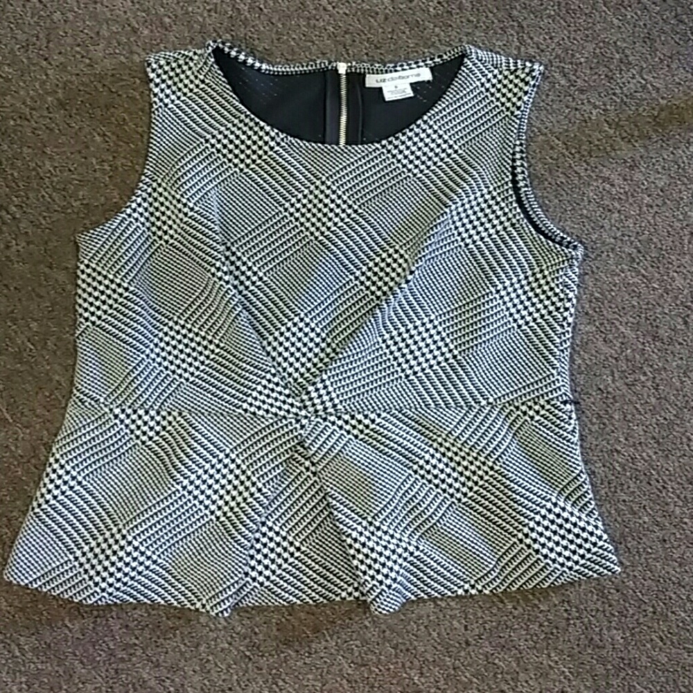 Cute little 2 piece - Picture 3 of 5
